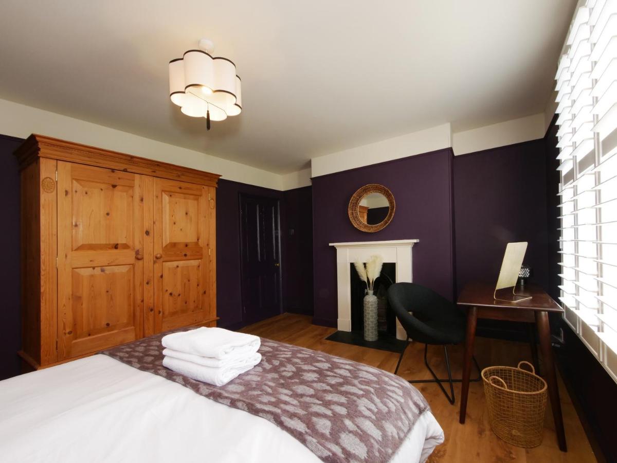 Bar Wall Cottage-City Wall Views-Sleeps 5 Йорк Экстерьер фото